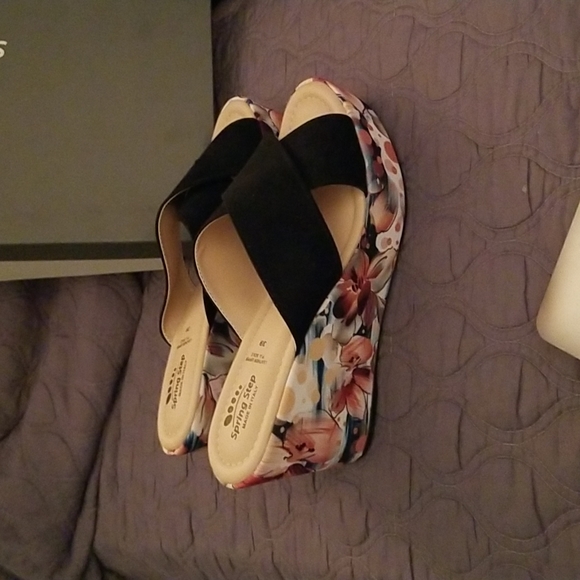 Sandal - Picture 4 of 5